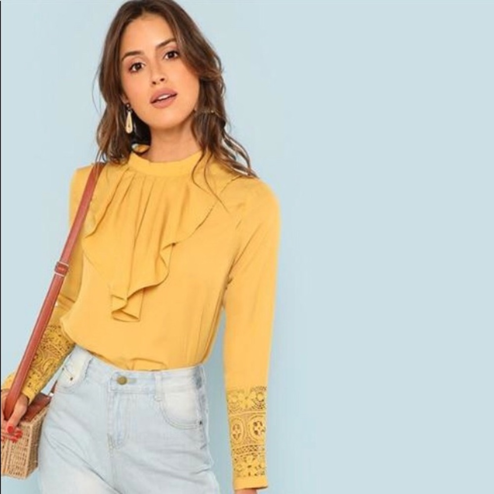 Boho Blouse w/ Lace Cuffs and Flounce Neck 🌼🌷